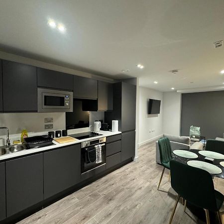Modern 2-Bedroom Apartment In Heart Of Ливерпуль Экстерьер фото